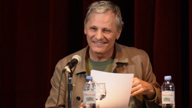 Viggo Mortensen presentó su libro en Bahía Blanca: Se que acá se escribe