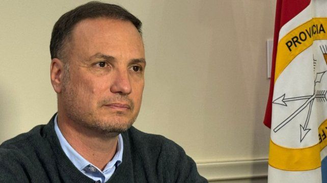 El ministro Lisandro Enrico presentó la renuncia como senador provincial tras días de tensión en Unidos