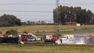 Al menos tres personas murieron al caer un avión militar en España