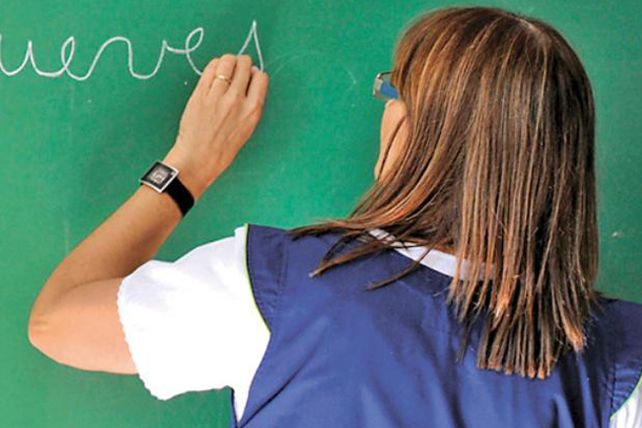 Se abona la primera cuota del bono a los docentes