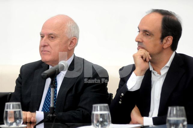 En pugna. Corral y Lifschitz confrontan en redes sociales por el Aeropuerto de Sauce Viejo.&nbsp;
