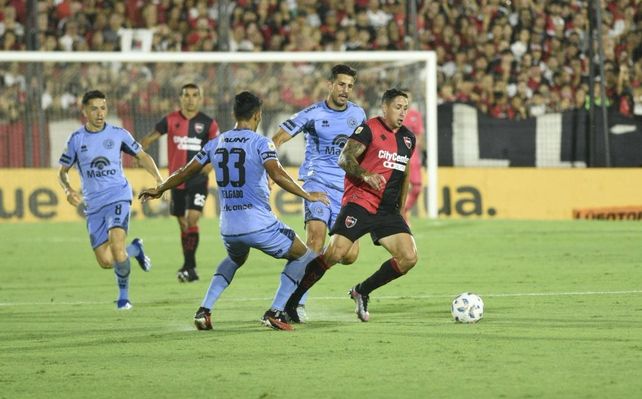 Newells ganó ante su gente en la vuelta al Coloso y sigue invicto y puntero