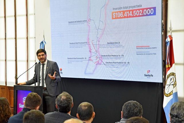 El gobernador Maximiliano Pullaro presentó el plan para construir 610 kilómetros de gasoductos. Esperan que Litoral Gas invierta.