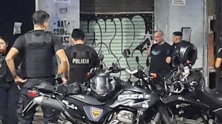 Dispararon contra el depósito de un local de Pichincha y dejaron una nota