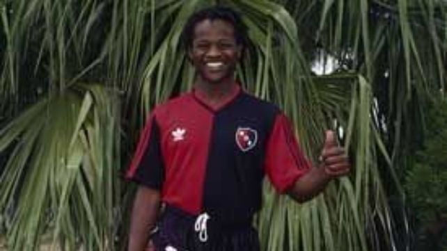 ¿Qué fue de la vida del africano que llegó a Newells por recomendación de Maradona?