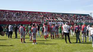 Todo listo. El estadio el día de la inauguración. Se espera una multitud el domingo para el primer partido oficial.