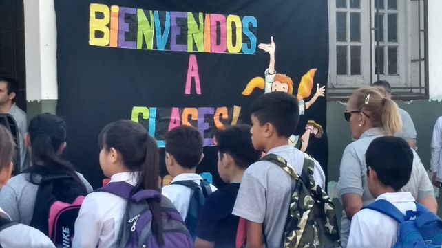 La triste postal de inicio de clases con solo un puñado de alumnos