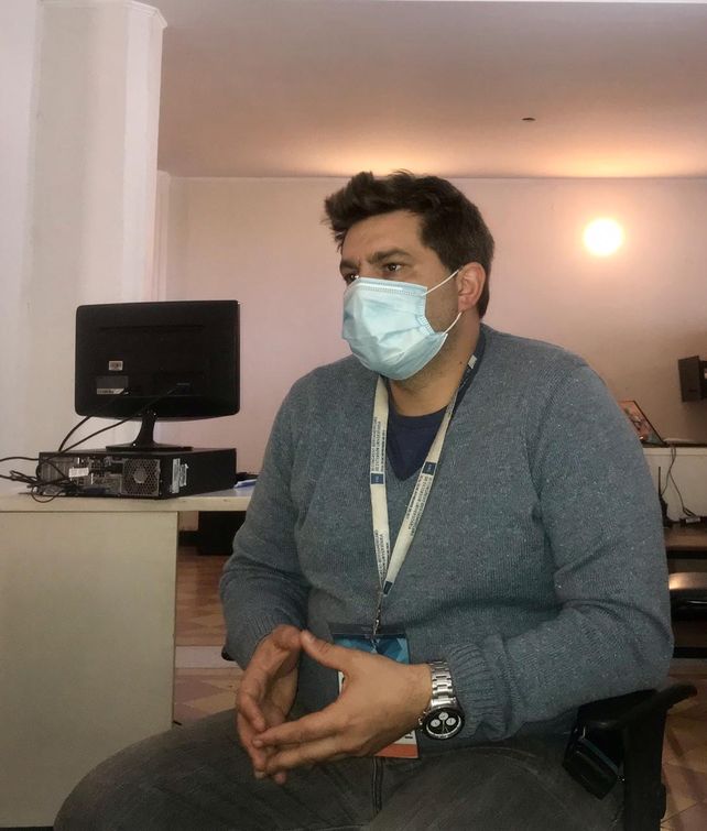 Los otros esenciales: historias de los voluntarios que trabajan en el centro de aislamiento