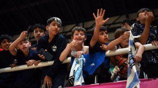 Más de 14.000 QR y tribunas abiertas: el futsal internacional convocó a los santafesinos
