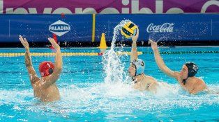 Jornada positiva para los equipos argentinos de waterpolo en Rosario
