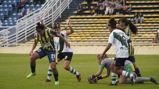 Central remontó el partido con Banfield y sigue soñando