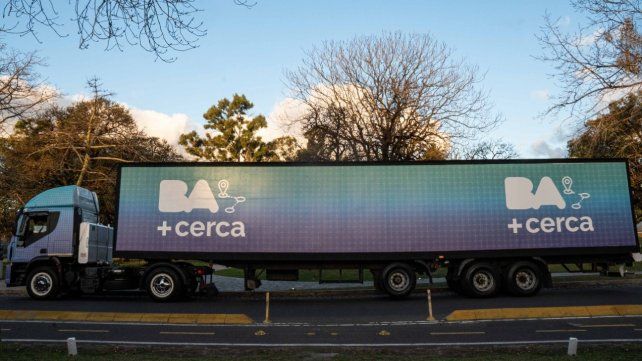 Llega a Rosario un camión de promoción turística de la ciudad de Buenos Aires