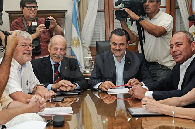La reunión por paritaria entre los representante de los trabajadores estatales y autoridades del gobierno provincial.