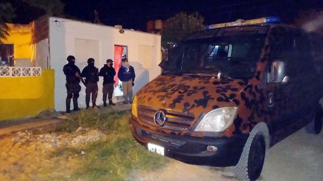 Dos requisas por narcomenudeo al oeste de Paraná concluyeron con el decomiso de cocaína y dinero.