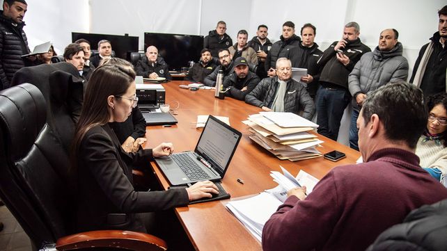 Se abrieron los sobres de las licitaciones para adquirir maquinaria vial por más de 12.000 millones de pesos