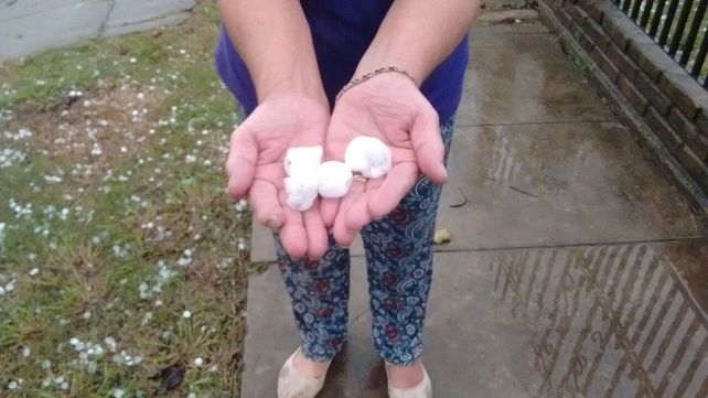 Tarde de intensa lluvia y granizo en Paraná: el alerta meteorológico sigue vigente