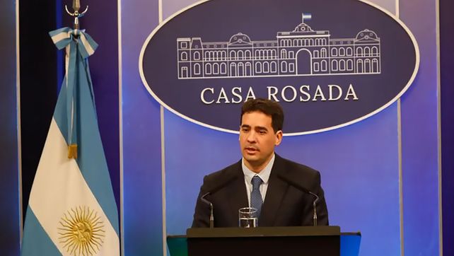 Trabajadores viales apuntaron contra Milei por las rutas: El déficit cero se paga con vidas