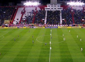 El juez estuvo poco atento: Boca sacó del medio en los dos tiempos