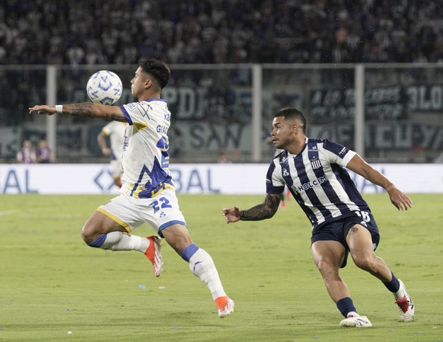 Giaccone tuvo en Córdoba su primer chance como titular en el torneo. Hay que ver si Holan lo ratifica entre los once.