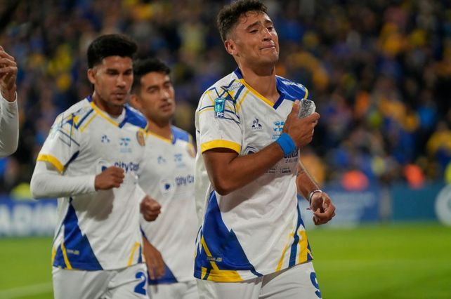 Alejo Veliz marcó un doblete en el único que partido que Ramírez dirigió a Central en este torneo Apertura.