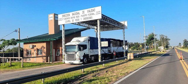 Vialidad intensifica controles de cargas y dimensiones sobre rutas nacionales en Entre Ríos.