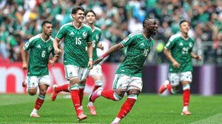 En el partido inaugural del Mundial, México superó a Sudáfrica.
