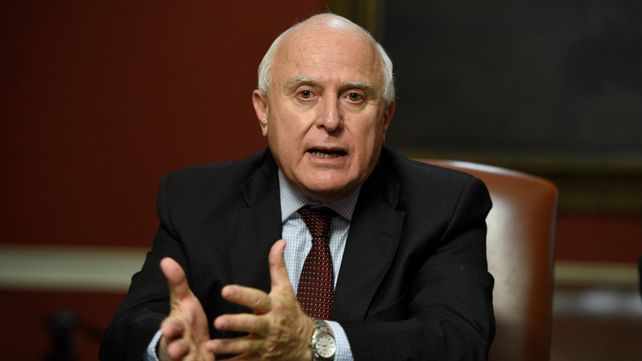 Ironía. Es potestad del intendente fijar o congelar esos sueldos. Tal vez eran demasiado altos