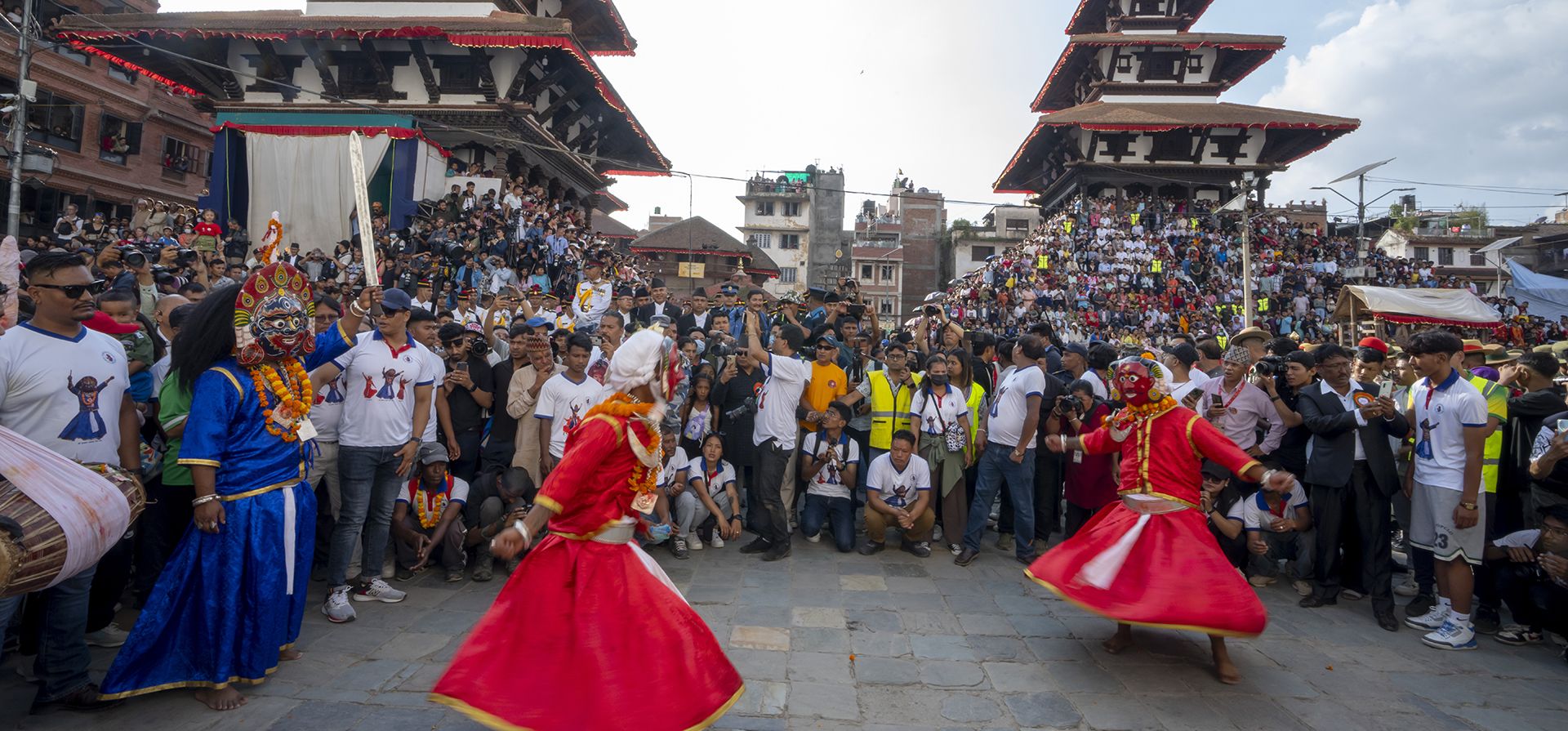 Bailarines enmascarados actúan durante Indra Jatra, un festival que marca el final de la temporada de lluvias, en Katmandú, Nepal, el jueves 28 de septiembre de 2023. (Foto AP/Niranjan Shrestha) Bailarines enmascarados actúan durante Indra Jatra, un festival que marca el final de la temporada de lluvias, en Katmandú, Nepal, el jueves 28 de septiembre de 2023. (Foto AP/Niranjan Shrestha)