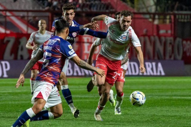 Unión y la dura realidad: la derrota ante Argentinos expone las limitaciones del plantel