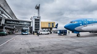 Sindicatos de pilotos y aeronavegantes informaron que realizarán paro de actividades el 28 y 29 de marzo en reclamo por condiciones laborales y salariales