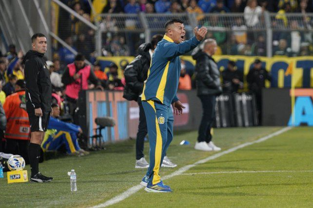Jorge Almirón vuelve a tener otro partido a todo o nada dirigiendo a Central.