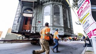 La mudanza de una casa paraliza las calles de San Francisco