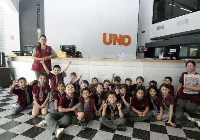 Alumnos del IES visitaron Diario UNO