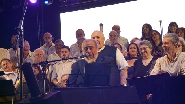 Al cumplir 50 años de cantar la Misa Criolla Zamba Quipildor anunció su retiro
