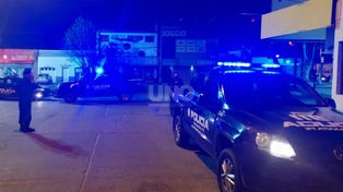 Asaltaron un reconocido drugstore de B° Barranquitas: amenazaron a clientes y escaparon con $250.000 y una computadora