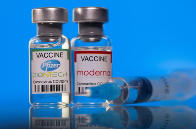 Quienes se aplicaron las vacunas Pfizer o Moderna tienen un 94% de chances de no ser hospitalizados