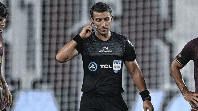 Sebastián Zunino, el árbitro del partido entre Racing y Unión Sebastián Zunino, el árbitro del partido entre Racing y Unión