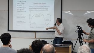 El economista Matías Kulfas dio una conferencia en la Facultad de Ciencias Económicas (UNR) organizada por UxU.