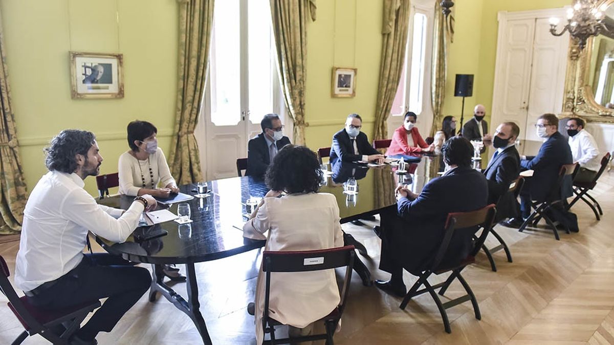 El gobierno prorroga la prohibición de despidos y la doble indemnización