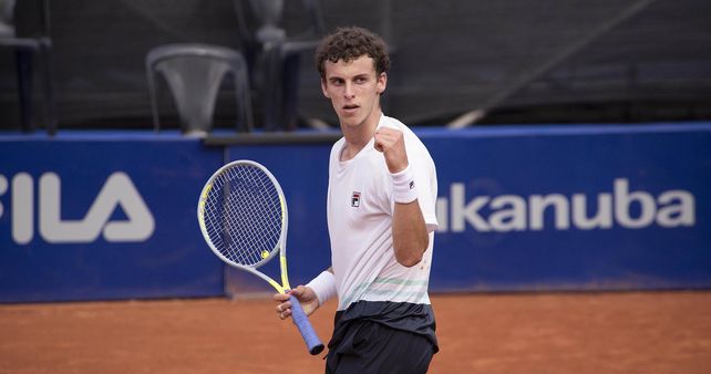 Juan Manuel Cerúndolo jugó con consistencia en su debut en Roland Garros.