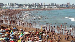 Hay menos turistas que el a&ntilde;o pasado pero superan las expectativas iniciales