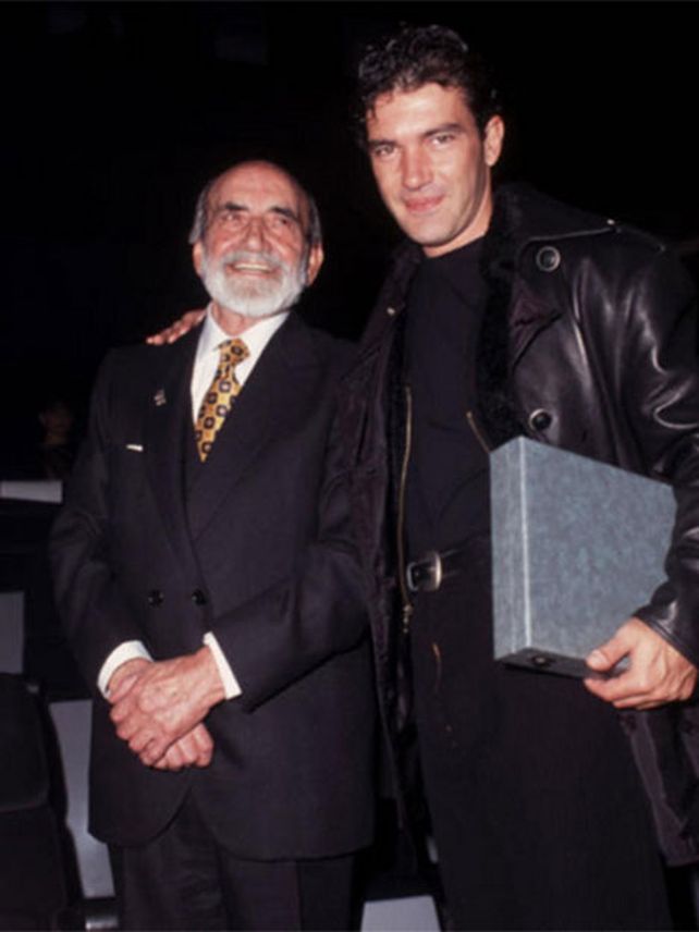 Antonio Banderas cumplió 55 años y sus fans lo llenaron de cariño