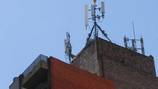 Movistar debe pagar 800 mil pesos por usurpar la terraza de un edificio rosarino con una antena