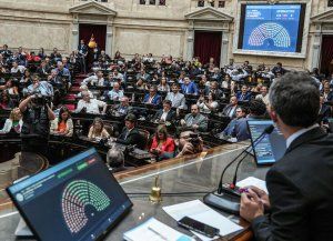 Tras la tensión inicial, se comenzó a debatir la ley Bases y el paquete fiscal en Diputados