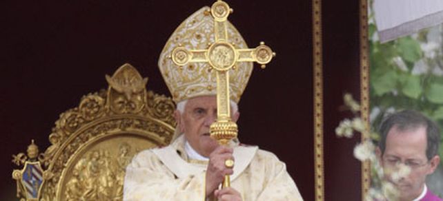 El Papa critic&oacute; el materialismo y el nihilismo en su mensaje Urbi et Orbi