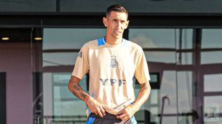 Ángel Di María llegó este lunes a Miami para sumarse a la selección nacional.