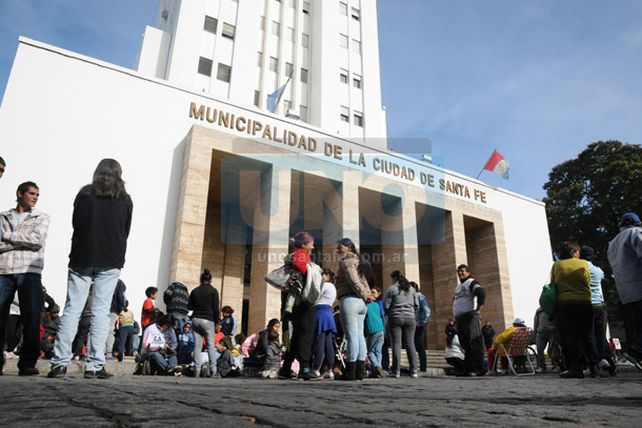 La CCC realizó una protesta frente a la Municipalidad con un acampe