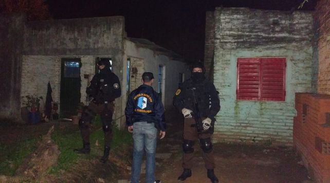Tres personas detenidas y droga secuestrada en un procedimiento por narcomenudeo