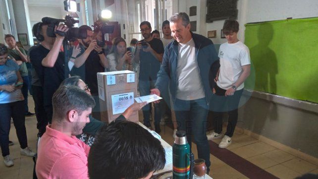 Adán Bahl votó y pidió rezar por el nuevo Presidente