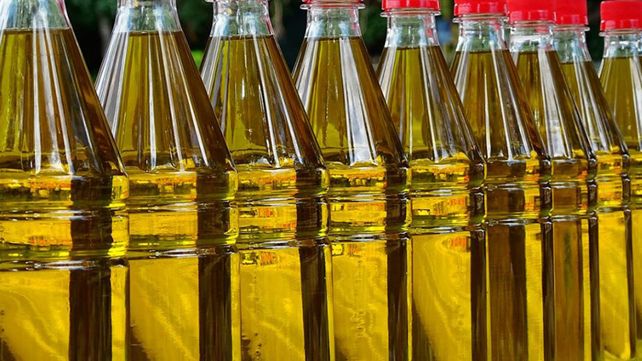 La Anmat prohibió en todo el país la venta de dos aceites de oliva y un maní tostado con cáscara